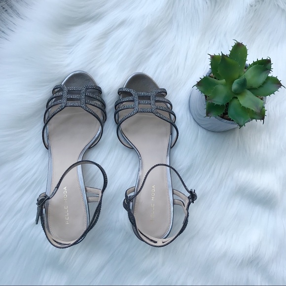 NWOT Pelle Moda Bronzed Crystal Embellished Heel - Picture 6 of 7